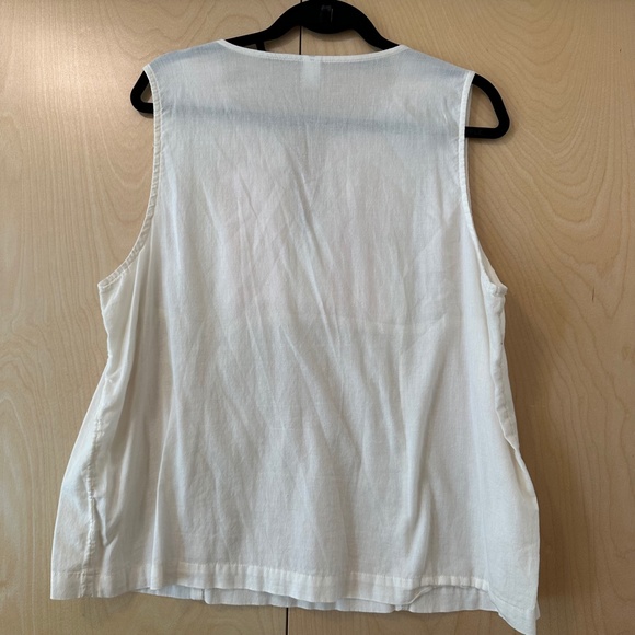 old navy white blouse with neon pink embroidery - Picture 2 of 3